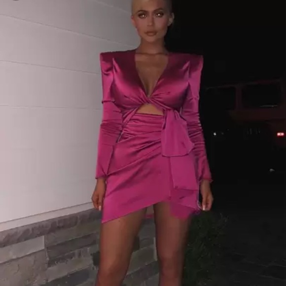 BIRTHDAY EDITION KYLIE MATTE LIQUID LIPSTICKS SET - Picture 14 of 16